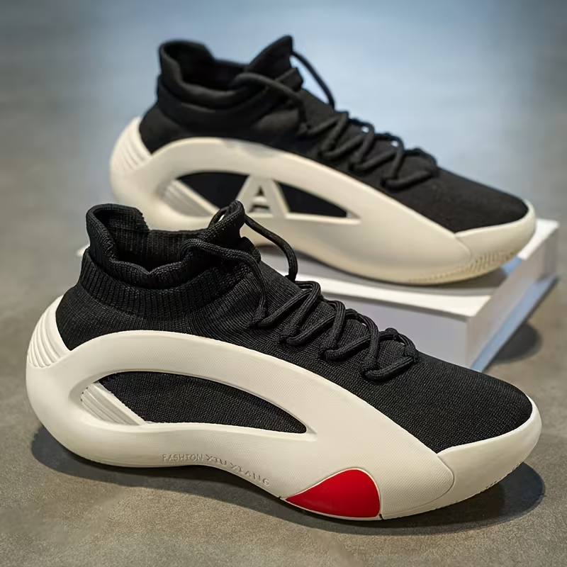 Basketballschuhe für Herren mit BOOST-Dämpfung, Rückfederung und Atmungsaktivität.